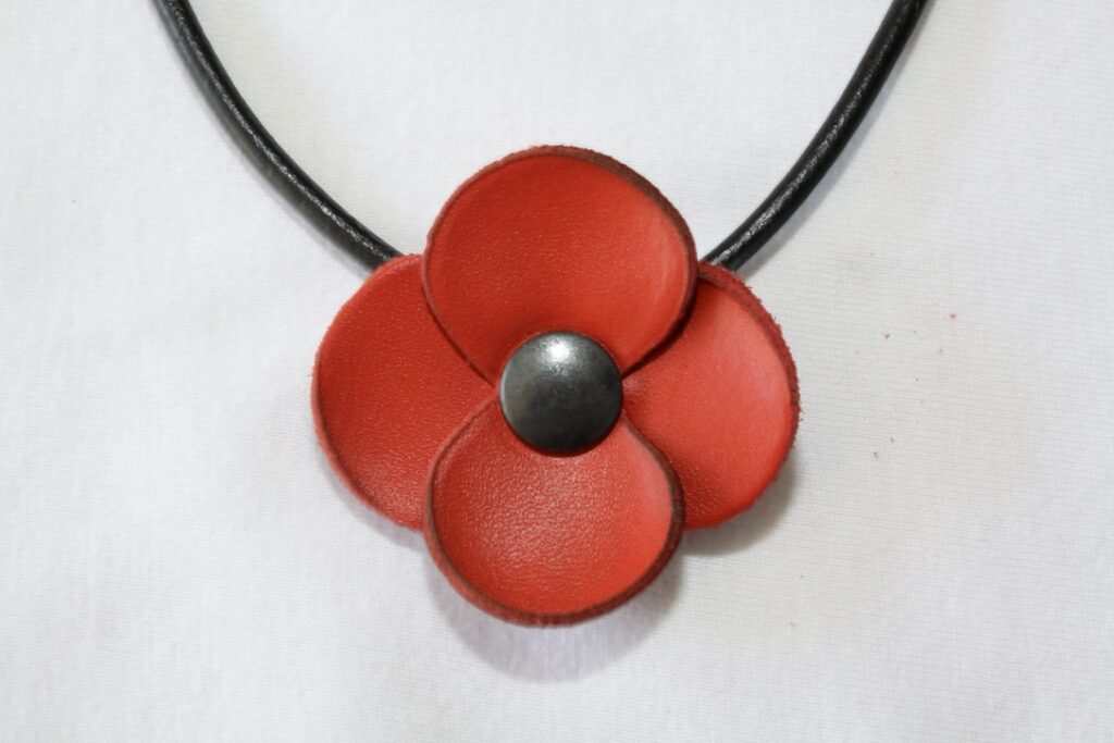 Collier Coquelicot ras du coup